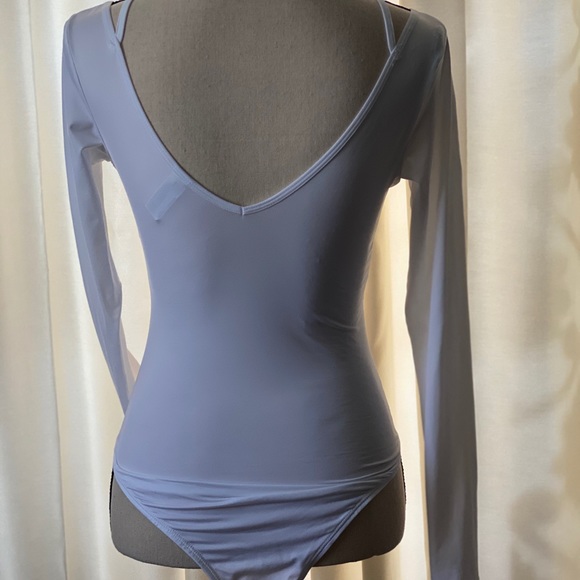 V neck white bodysuit - Picture 3 of 3